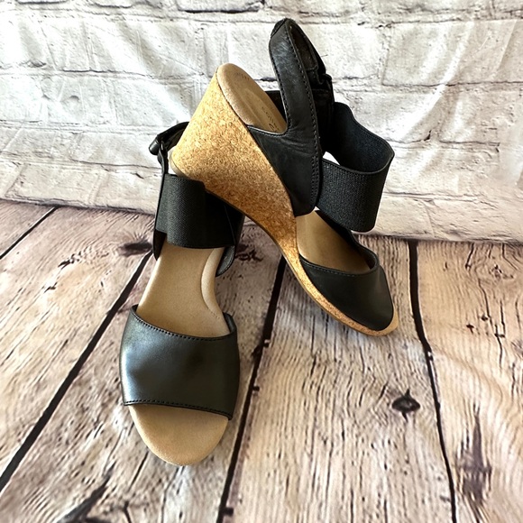 Clarks Lafley Joy Wedge Sandals - Picture 2 of 8